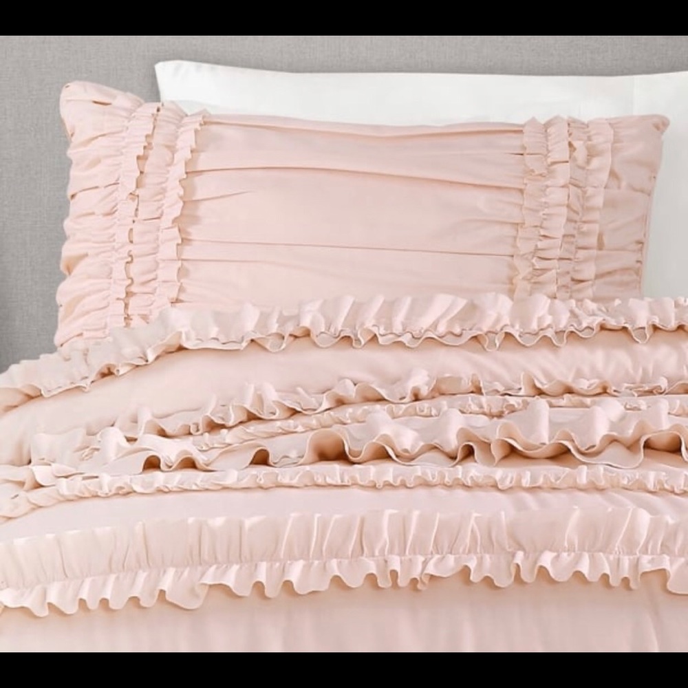 Pink ruffled twin xl comforter